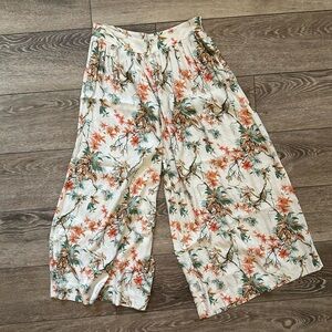 My Sunday Morning Wide Leg  Floral Pants Cropped SZ M